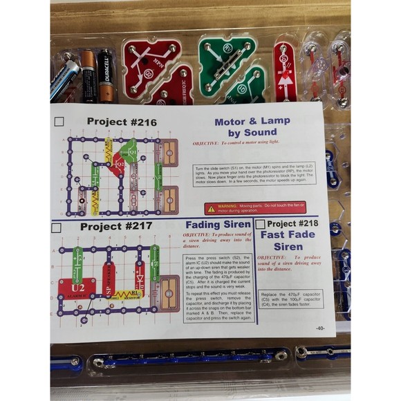 Electronic Snap Circuits Set SC-300 With Manuals by Elenco  tested - Picture 6 of 15